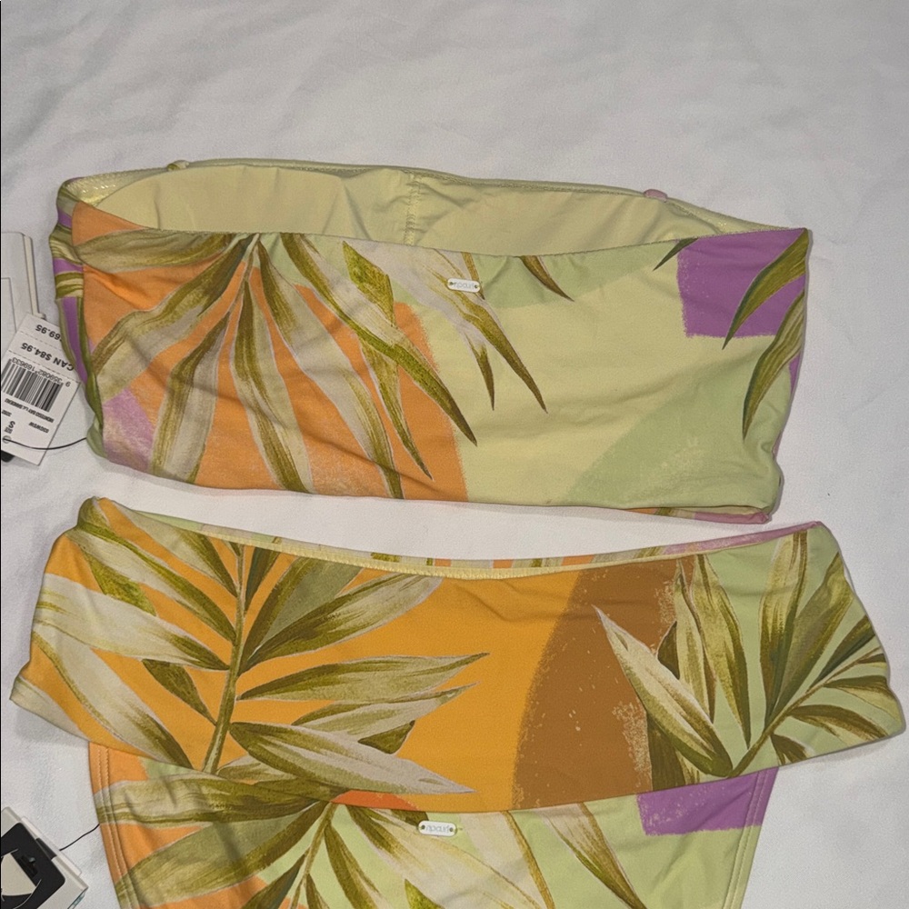 RIPCURL Montego Bay Bandeau Bikini Top & High Waist Bikini Bottom, SMALL - Picture 5 of 11